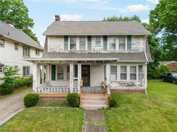 562 Fernwood Dr, Akron, OH 44320
