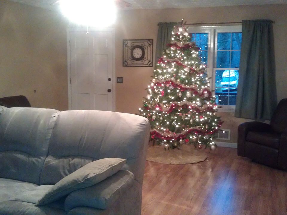 1st image of 513 River Lakeside Ln