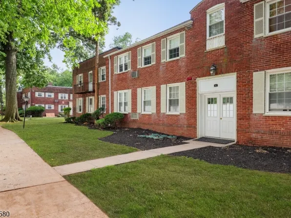 46 F Parkway Village, Cranford Twp., NJ 07016