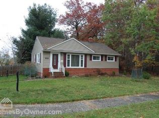 2898 W Ridgewood Dr, Parma, OH 44134