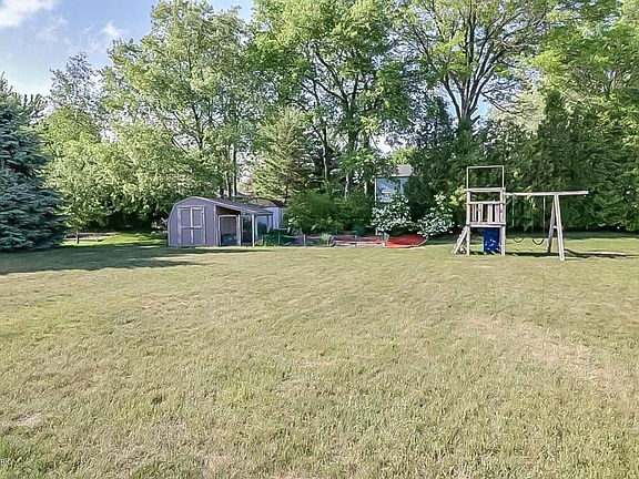 3rd image of 12971 Thistlewood Ln
