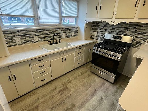 5th image of 503 Elm St APT 1