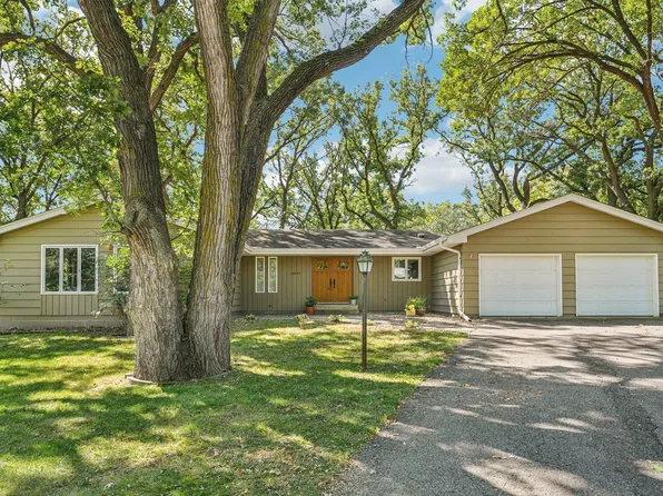 16045 Oak Shore Dr, Lakeville, MN 55044
