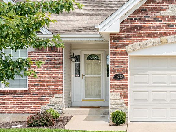 2nd image of 1302 Huxel Dr