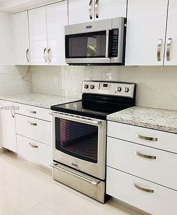3rd image of 16565 NE 26th Ave #W2a