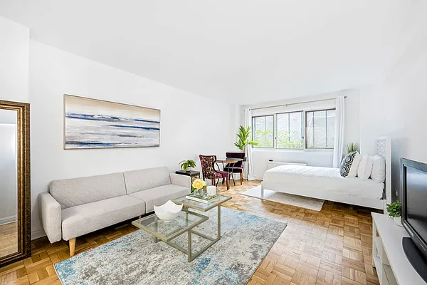 Sold by Compass | media 1