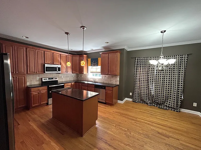 4540 Pebble Lake Dr — Photo 8