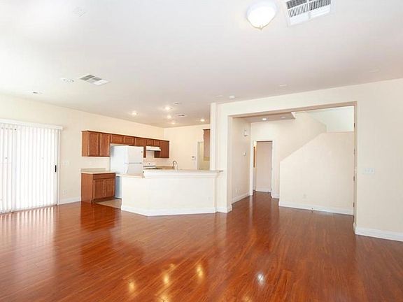 5th image of 9741 Aleutian St