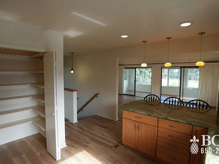 731 Santiago Ave — Photo 3