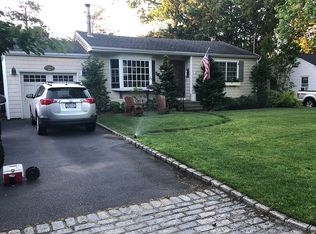 81 Surrey Dr, Center Moriches, NY