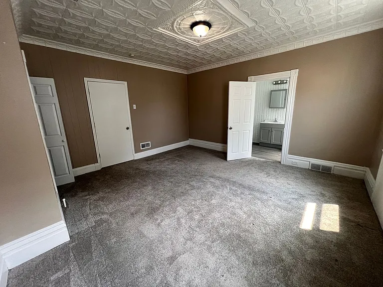 1104 Brabec St — Photo 18
