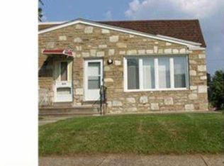 8377 Langdon St, Philadelphia, PA 19152