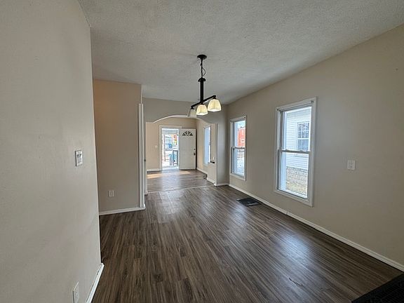 3rd image of 321 W 8th St Unit 1