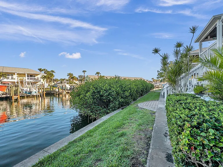 4728 Beach Dr SE #A — Photo 33