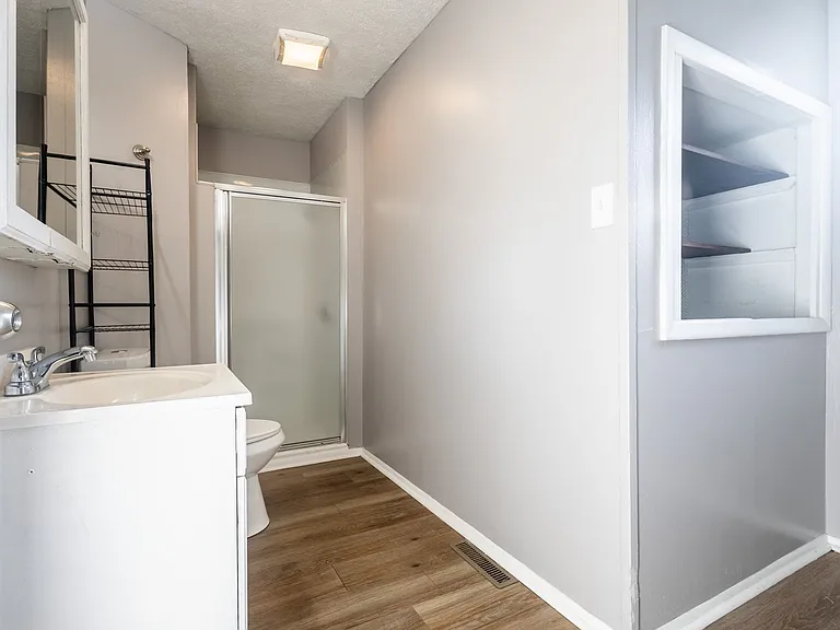 4105 Avenue C — Photo 9