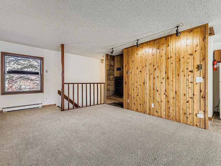 345 N Chipmunk Cir — Photo 6