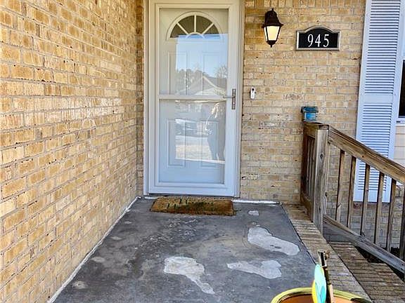 2nd image of 945 Aspen Dr