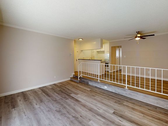 5th image of 20431 Saticoy St APT 216