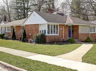 30305 Lake Rd, Bay Village, OH 44140