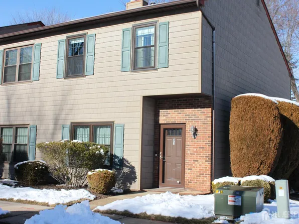 83 Pheasant Run, Edison, NJ 08820