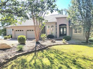 11 Vista Ln, Hot Springs Village, AR 71909