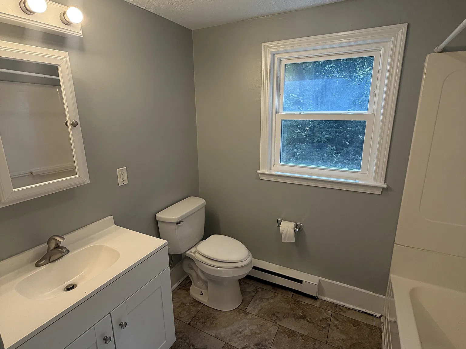 25 White Pine Avenue - 1 — Photo 4