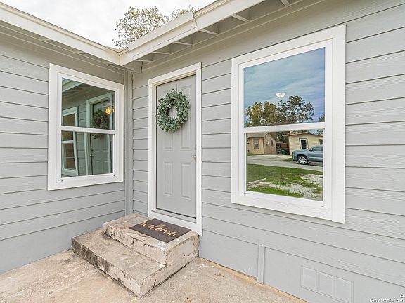 4th image of 2030 Hicks Ave