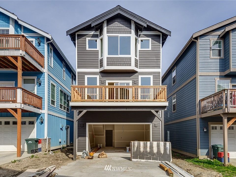 2nd image of 1637 Bayview Avenue