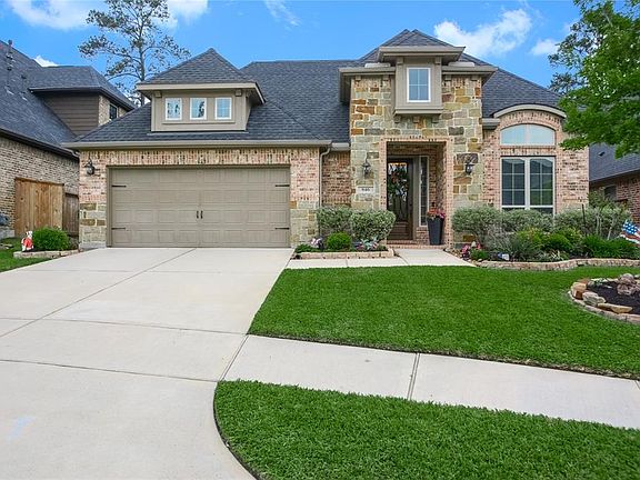 Wonderful brick and stone single story with 3 bedrooms 2.5 baths, separate study and formal dining too!