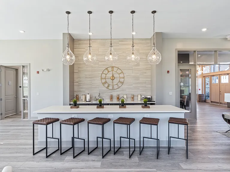 Alexander Pointe Apartments — Photo 6