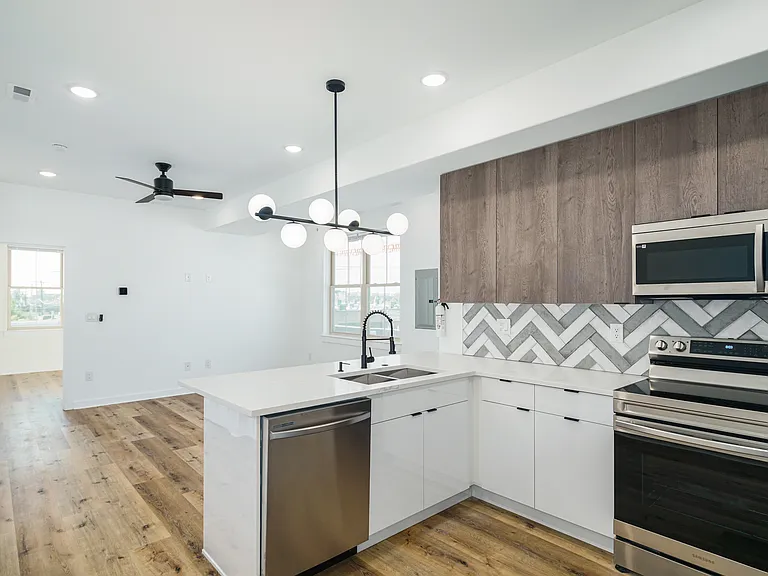 1701 S 24th St #3 — Photo 8