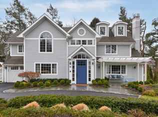 18 Orchard Farm Rd, Port Washington, NY 11050