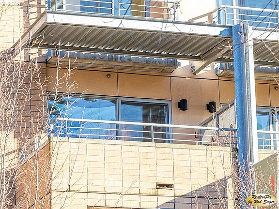 5th image of 701 Columbia St 309 #309