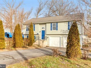 8606 Spruce St, Manassas, VA 20111