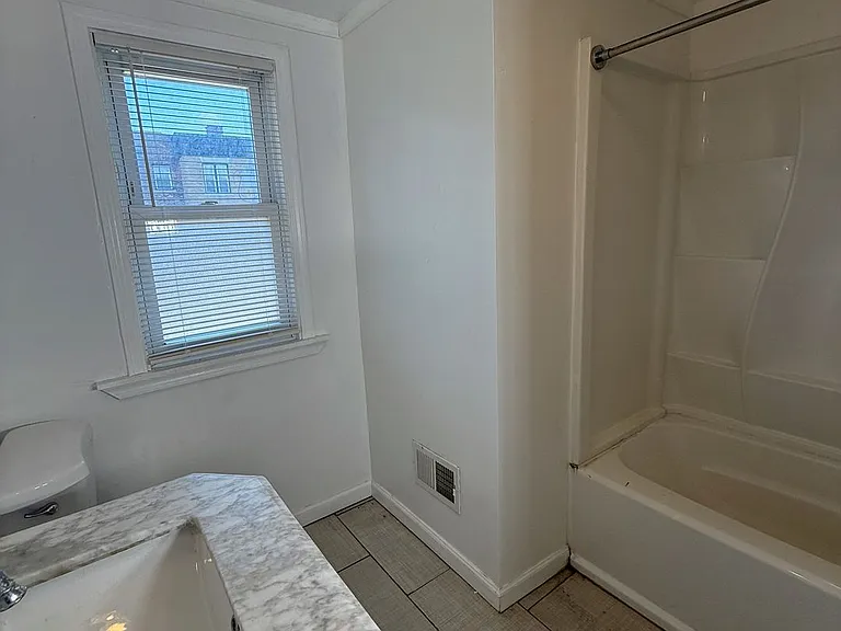 151 Calvert St — Photo 30