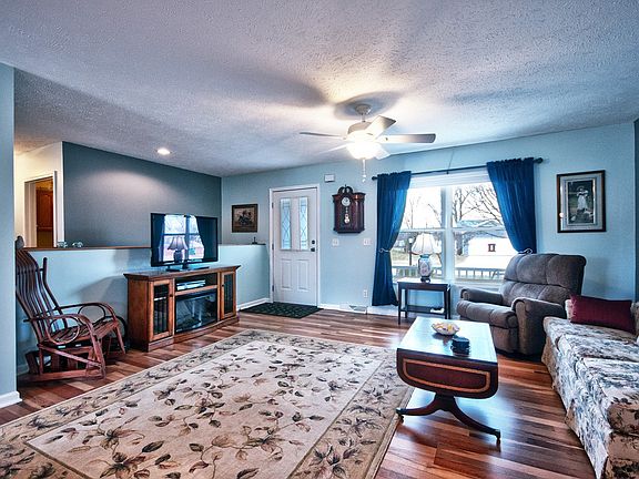 4th image of 29604 Newcastle Dr