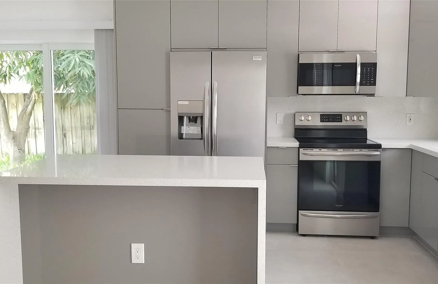 4 bed, 2.0 bath, 1508 sqft, $4,250 — Photo 4