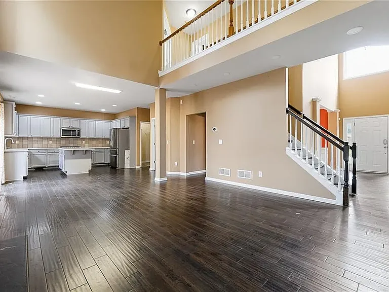 2530 Wainwright Way — Photo 4