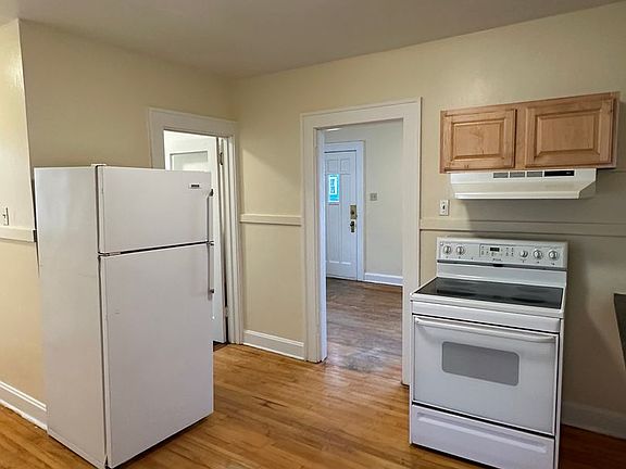 2nd image of 1312 1st St W