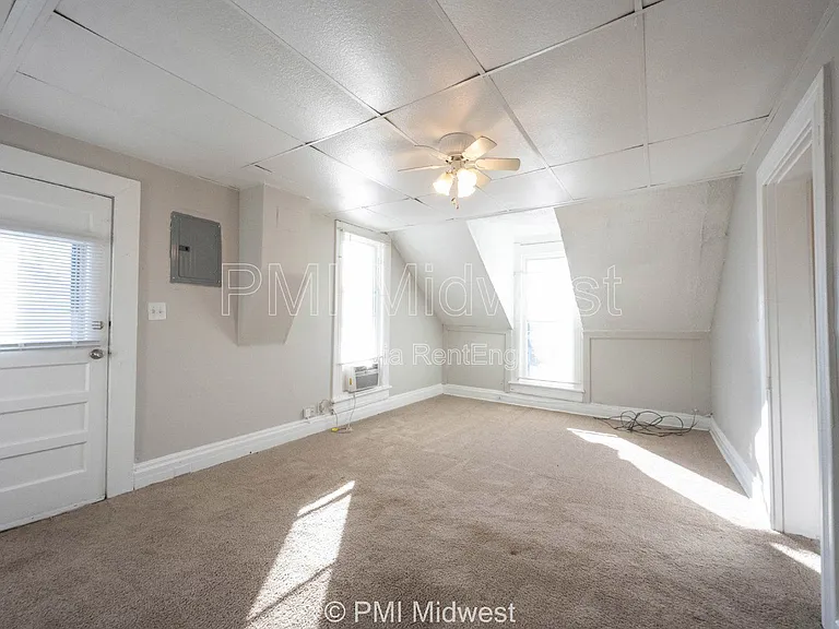 156 W Main St #C — Photo 7