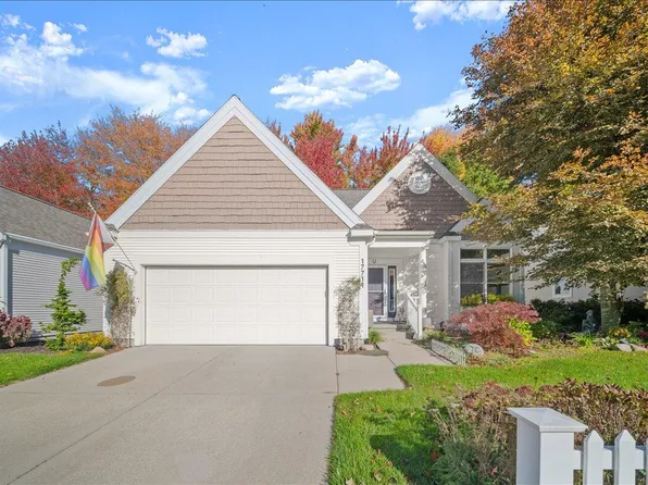 17711 Cobblefield Ln, Spring Lake, MI 49456