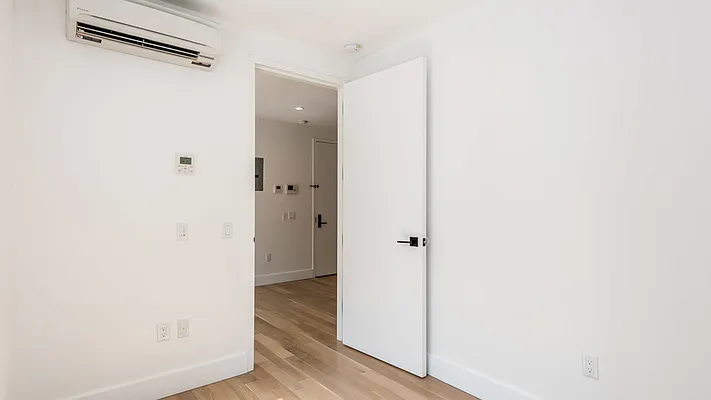 Rented by Nooklyn NYC LLC | media 8