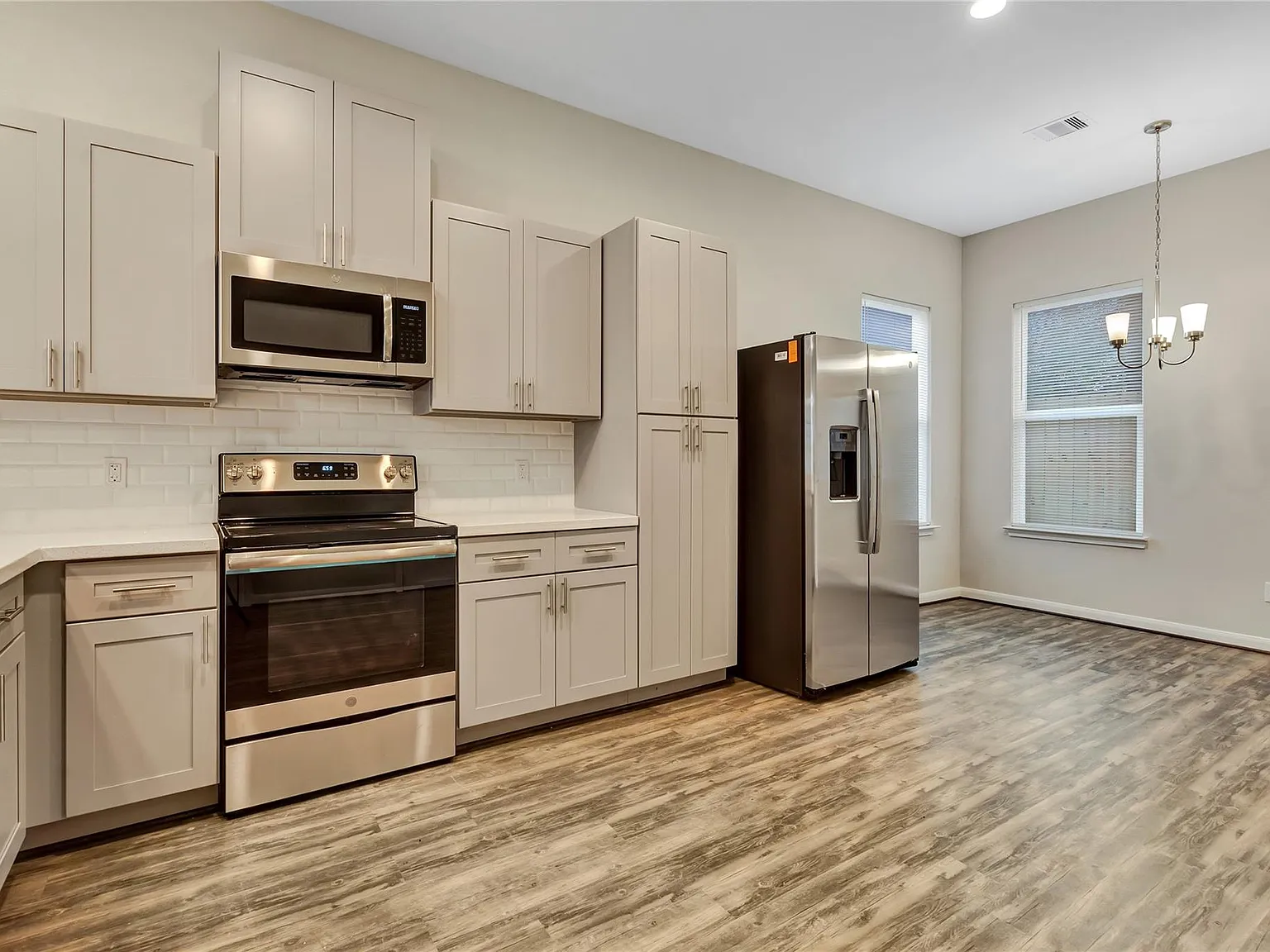 2 bed, 2.5 bath, 1388 sqft, $1,850 — Photo 3
