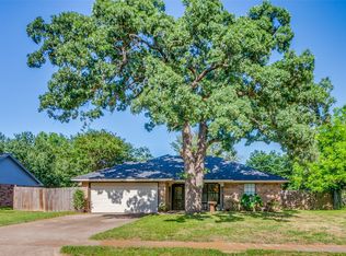 609 Henderson St, Joshua, TX 76058