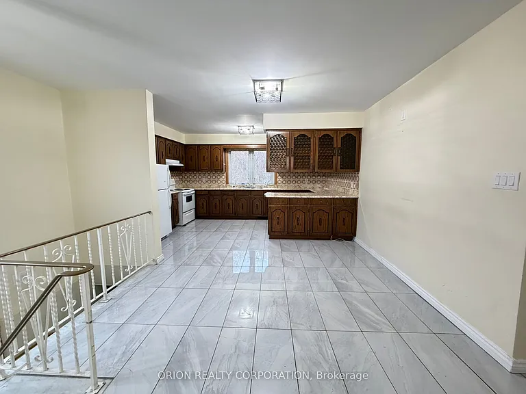 3 Romar Cres — Photo 11