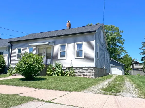 24 W 11th Ave, Oshkosh, WI 54902
