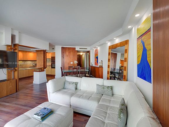 2nd image of 1455 Ocean Dr APT 901