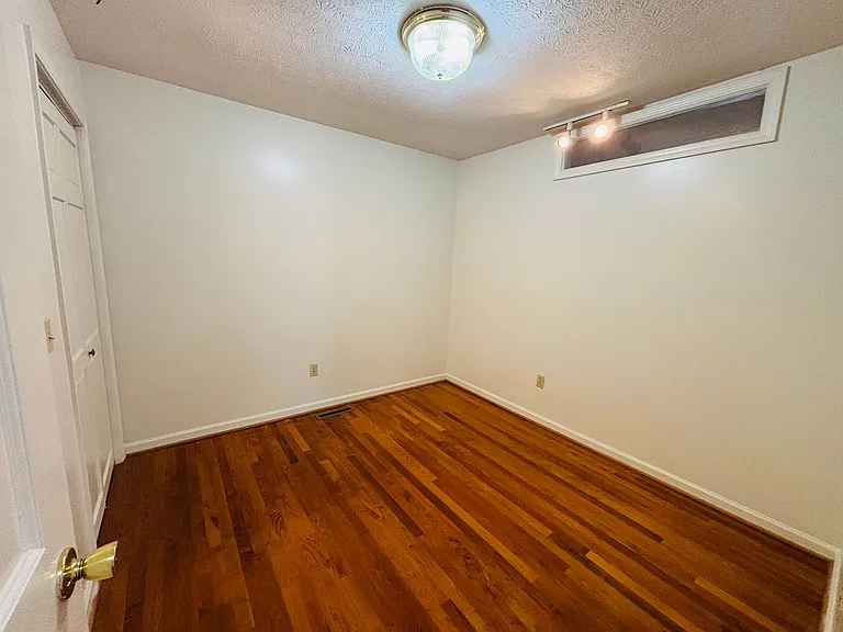70 Franklin Parke Ct — Photo 10