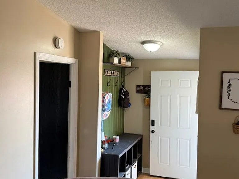 176 Old Fountain Rd — Photo 4
