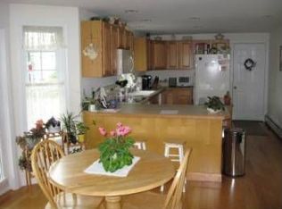 6 Ivans Ln, Dover, NH 03820